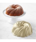 STAMPO BUNDT SWIRL PAN